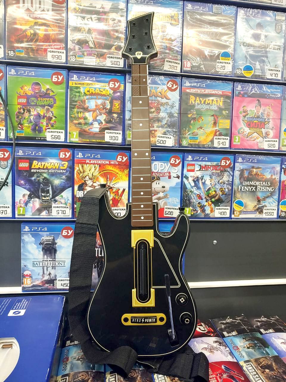 Купить игру Guitar Hero Live + гитара (PS4) в Киеве, магазин Игротека.